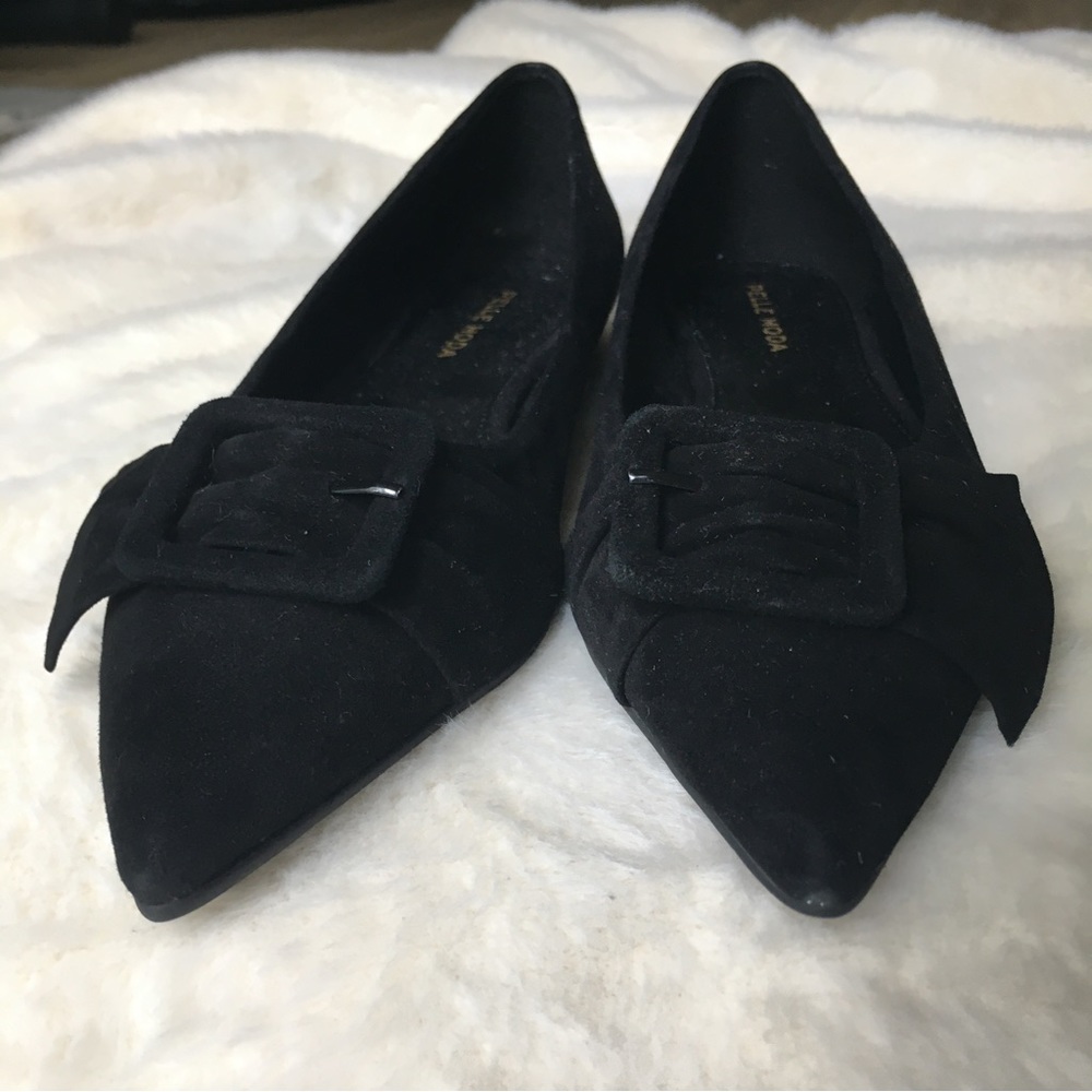 NWOT Pelle Moda Suede Leather Flats with Buckles